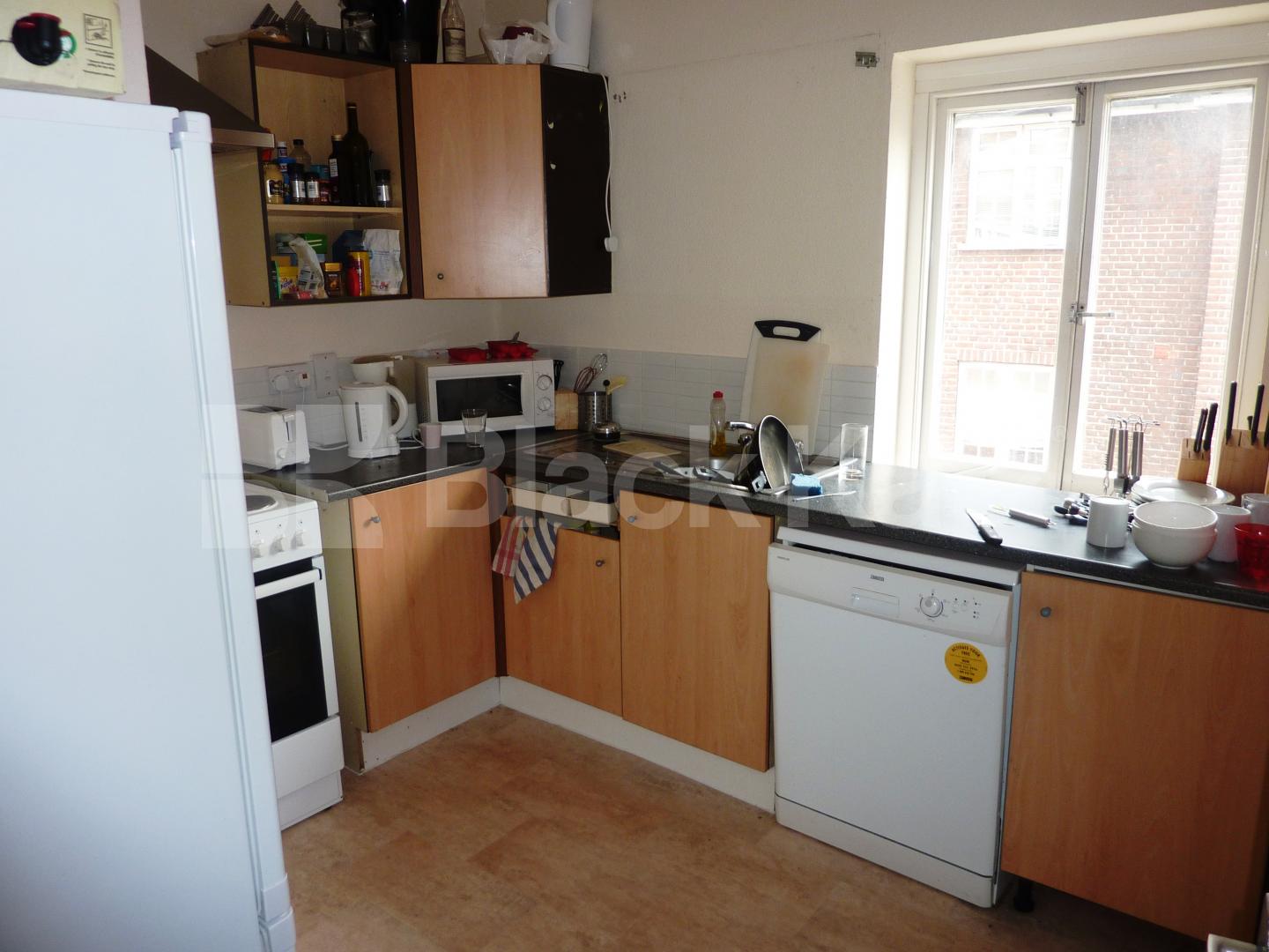 			NEW INSTRUCTION!, 4 Bedroom, 1 bath, 1 reception Flat			 Finchley Road, FINCHLEY ROAD 